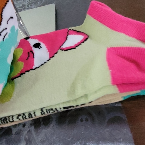 SQUISHMALLOWS Knit Hat / Squishmallows Socks 3 pack Bundle - Picture 5 of 8